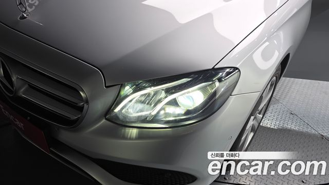 Mercedes-Benz E-Class E200 Avantgarde