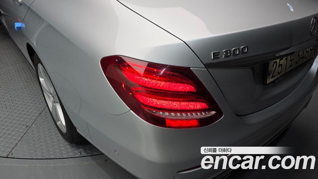 Mercedes-Benz E-Class E200 Avantgarde