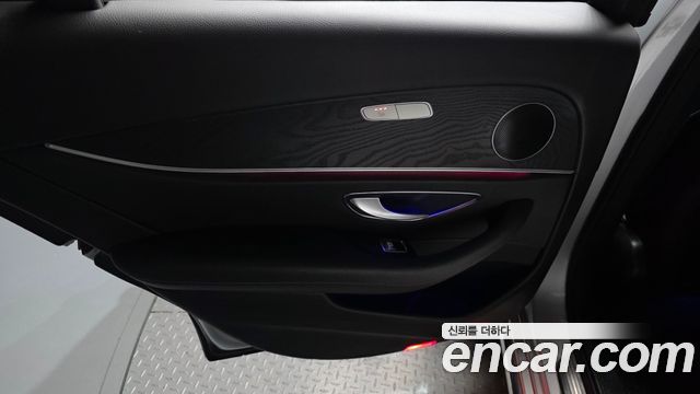 Mercedes-Benz E-Class E200 Avantgarde