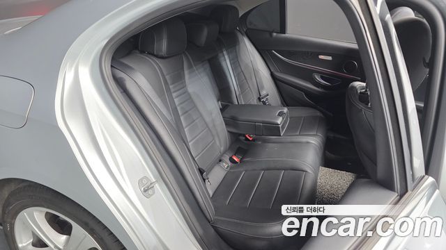 Mercedes-Benz E-Class E200 Avantgarde