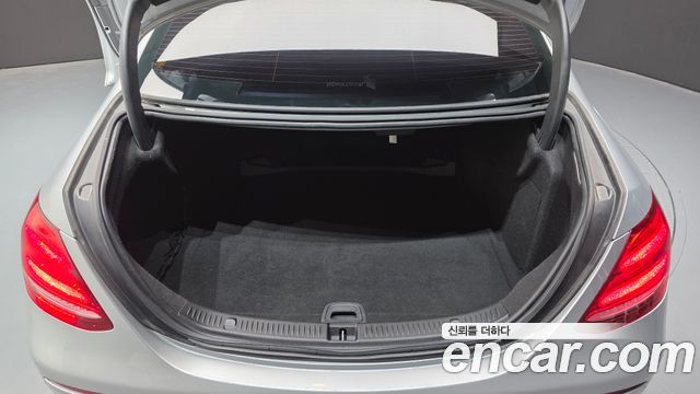 Mercedes-Benz E-Class E200 Avantgarde