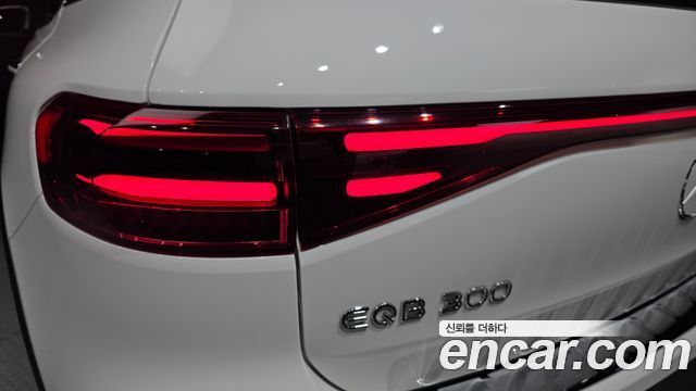 Mercedes-Benz EQB EQB300 4MATIC Progressive