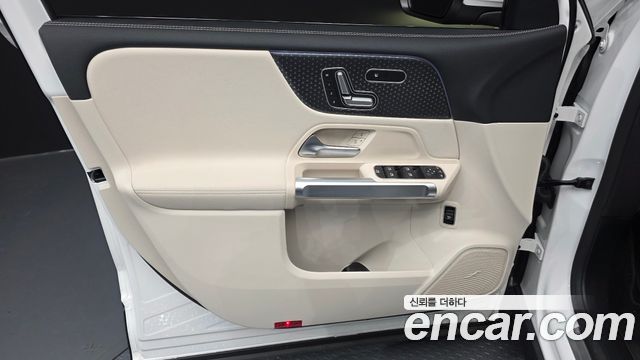 Mercedes-Benz EQB EQB300 4MATIC Progressive