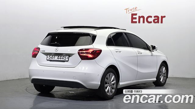 Mercedes-Benz A-Class A200