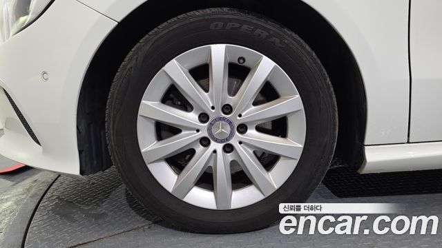 Mercedes-Benz A-Class A200