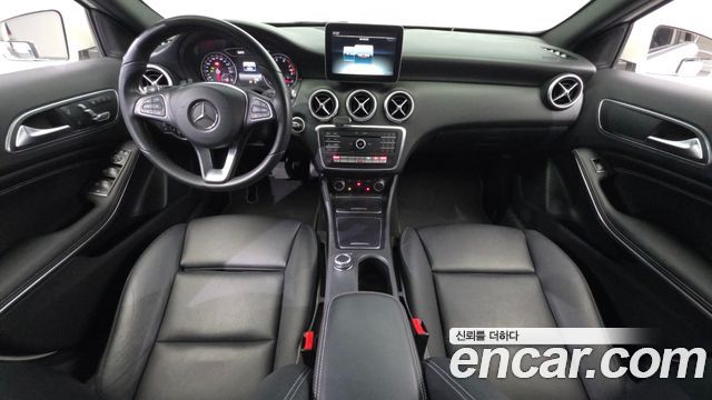 Mercedes-Benz A-Class A200