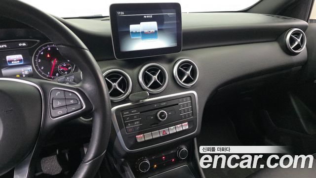 Mercedes-Benz A-Class A200