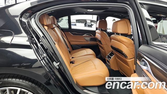 BMW 7-Series 740i Design Pure Excellence