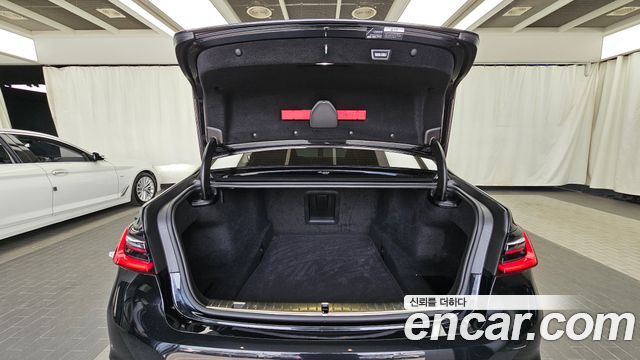 BMW 7-Series 740i Design Pure Excellence