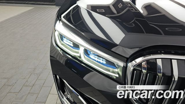 BMW 7-Series 740i Design Pure Excellence