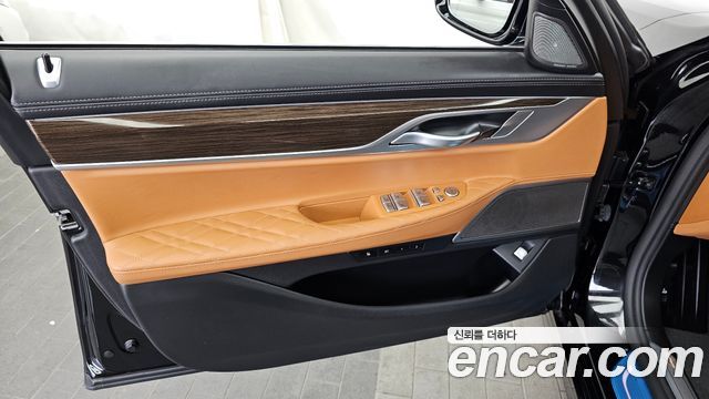 BMW 7-Series 740i Design Pure Excellence