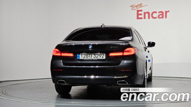 BMW 5-Series 520i Luxury