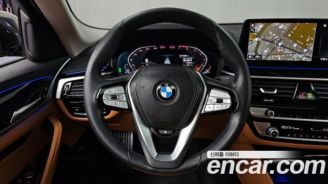 BMW 5-Series 520i Luxury