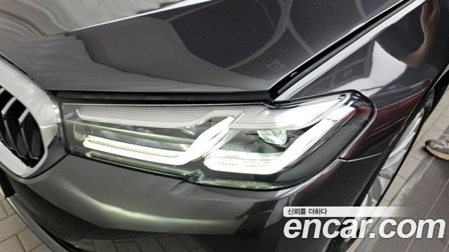 BMW 5-Series 520i Luxury