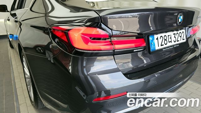 BMW 5-Series 520i Luxury