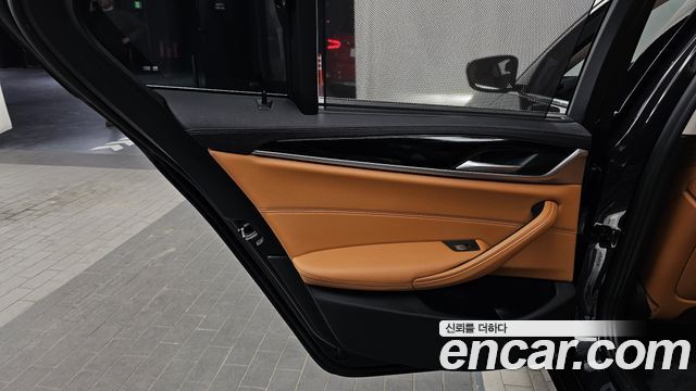 BMW 5-Series 520i Luxury