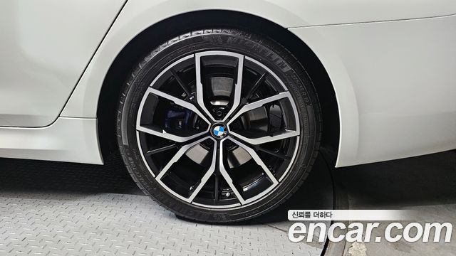 BMW 5-Series 530i xDrive M Sport Package