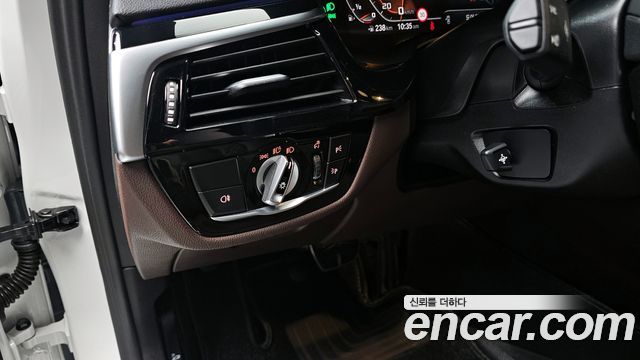 BMW 5-Series 530i xDrive M Sport Package