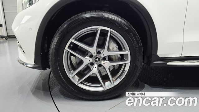 Mercedes-Benz GLC-Class GLC350e 4MATIC AMG Line