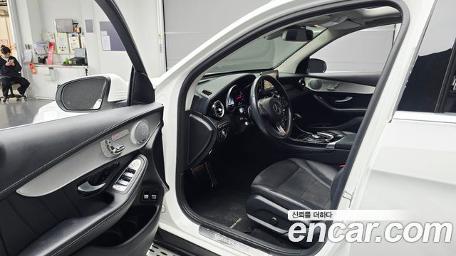 Mercedes-Benz GLC-Class GLC350e 4MATIC AMG Line