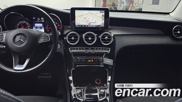 Mercedes-Benz GLC-Class GLC350e 4MATIC AMG Line
