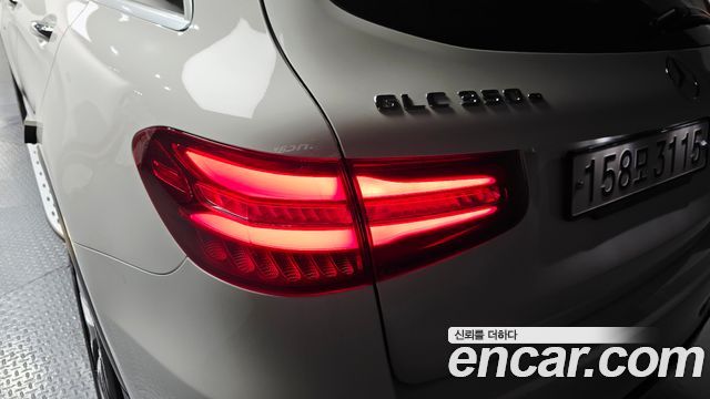 Mercedes-Benz GLC-Class GLC350e 4MATIC AMG Line