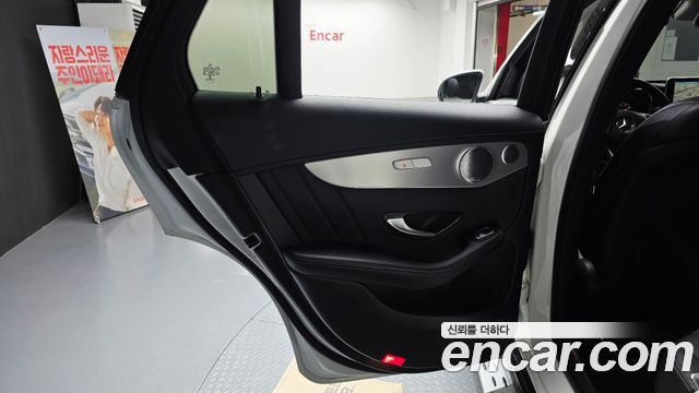 Mercedes-Benz GLC-Class GLC350e 4MATIC AMG Line