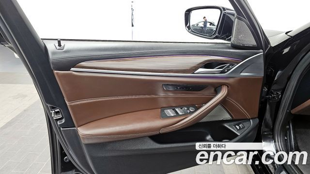 BMW 5-Series 530i Luxury Plus
