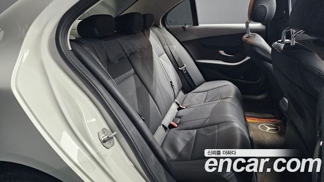 Mercedes-Benz C-Class C200