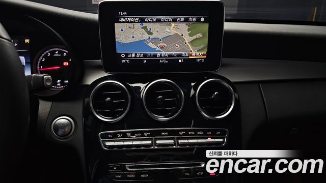 Mercedes-Benz C-Class C200