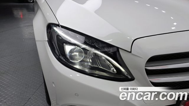 Mercedes-Benz C-Class C200 Avantgarde
