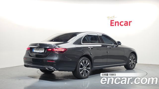 Mercedes-Benz E-Class E300e 4MATIC Exclusive