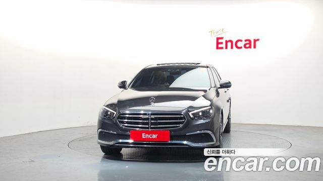 Mercedes-Benz E-Class E300e 4MATIC Exclusive