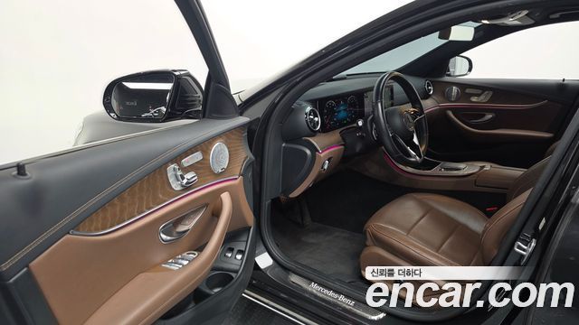 Mercedes-Benz E-Class E300e 4MATIC Exclusive