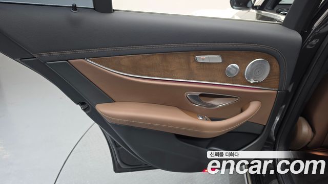 Mercedes-Benz E-Class E300e 4MATIC Exclusive