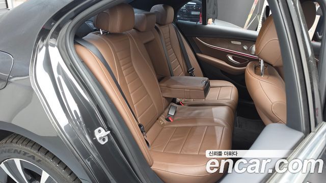 Mercedes-Benz E-Class E300e 4MATIC Exclusive