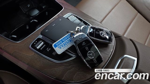 Mercedes-Benz E-Class E300e 4MATIC Exclusive