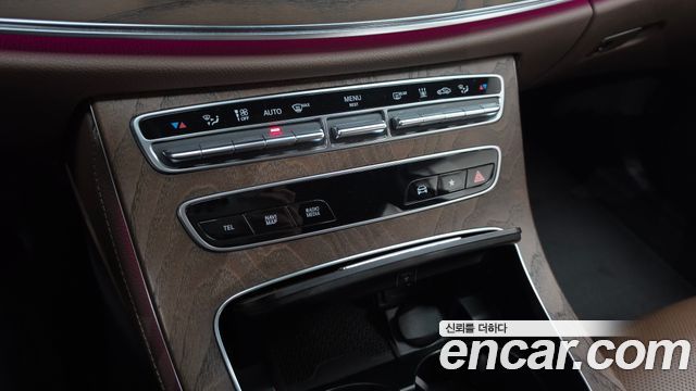 Mercedes-Benz E-Class E300e 4MATIC Exclusive