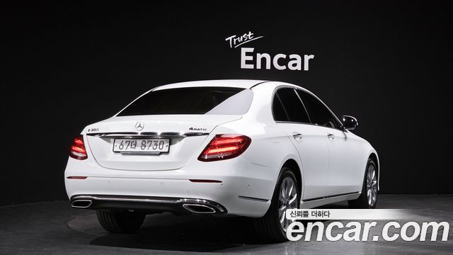 Mercedes-Benz E-Class E300 4MATIC Exclusive