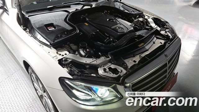 Mercedes-Benz E-Class E300 4MATIC Exclusive