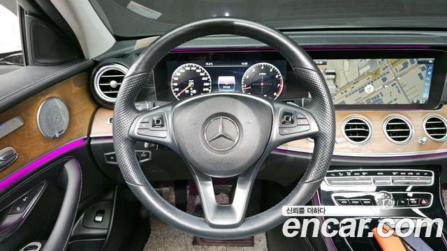 Mercedes-Benz E-Class E300 4MATIC Exclusive