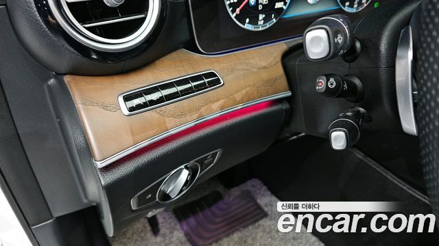 Mercedes-Benz E-Class E300 4MATIC Exclusive