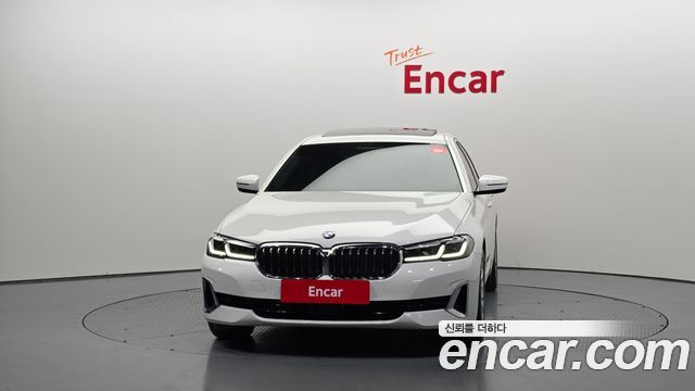 BMW 5-Series 520i Luxury
