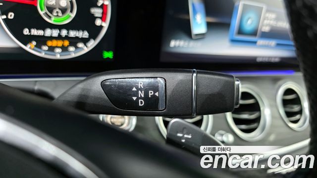 Mercedes-Benz E-Class E300 4MATIC Avnatgarde