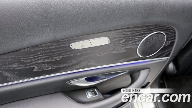 Mercedes-Benz E-Class E300 4MATIC Avnatgarde