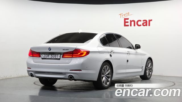 BMW 5-Series 520i Luxury