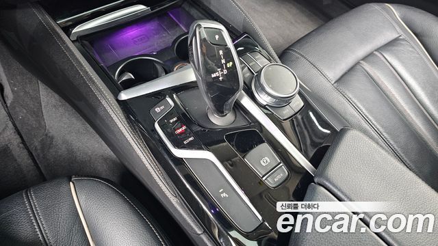 BMW 5-Series 520i Luxury