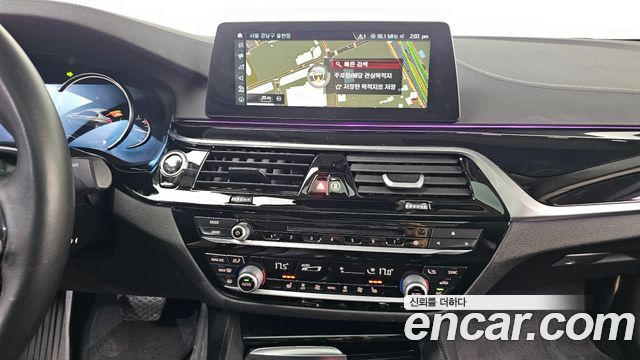 BMW 5-Series 520i Luxury