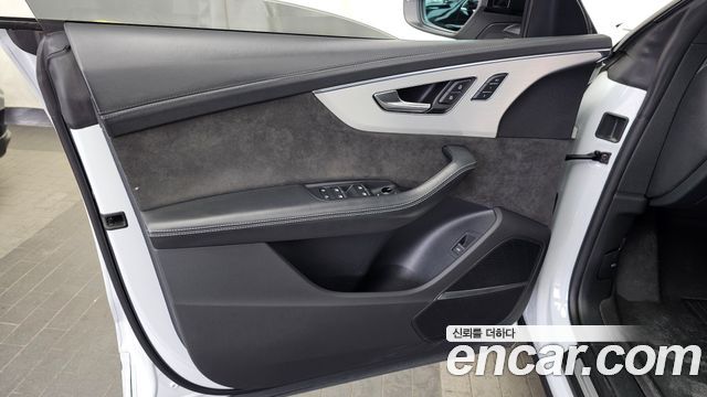 Audi Q8 55 TFSI Quattro Premium