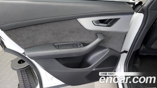 Audi Q8 55 TFSI Quattro Premium